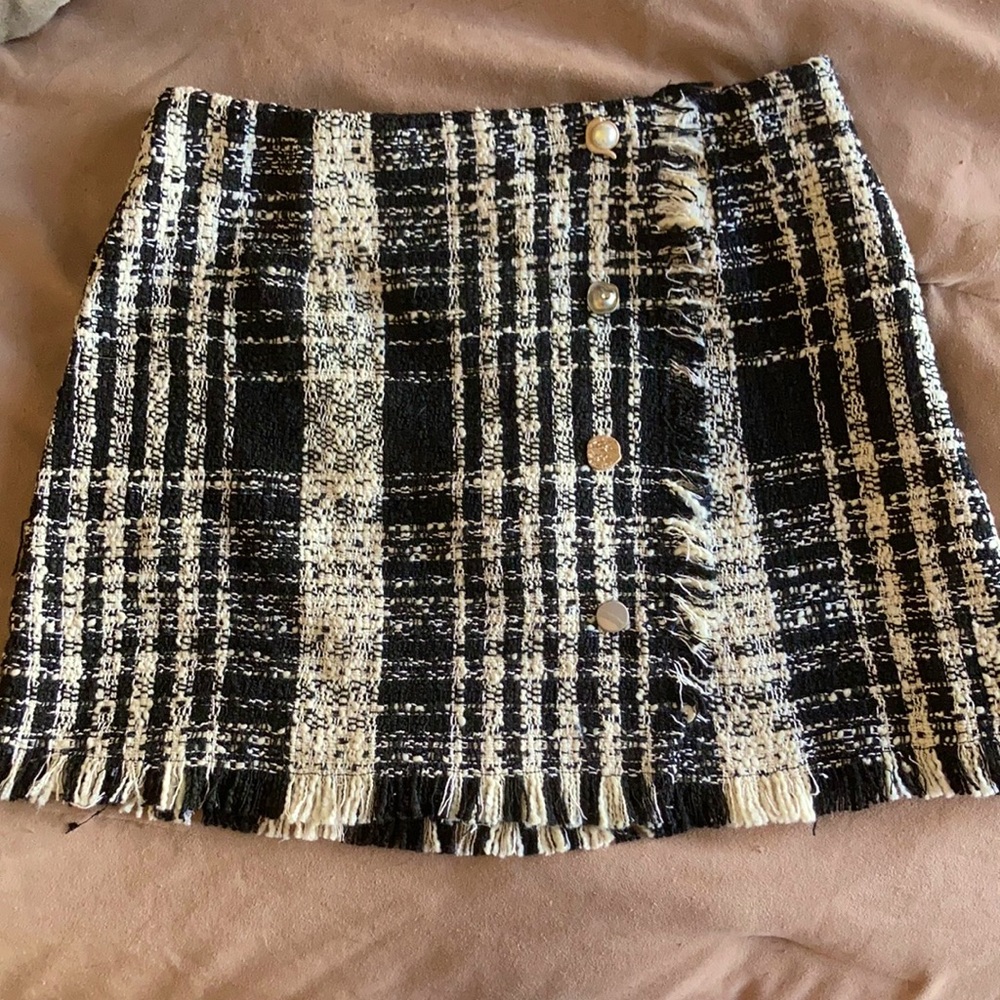 Black & white tweed skirt